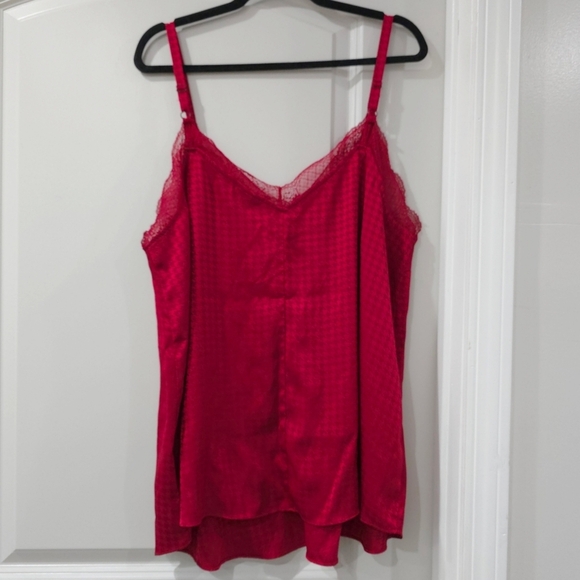 TORRID Red Satin Jacquard Houndstooth Lace Trim Cami, Like New, Size 1, 1X - Picture 8 of 14
